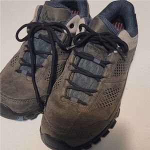 💚10 for $10💚 Bundle and save Vasque Men's Hiking Sneakers